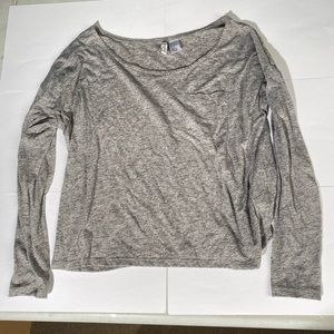 Grey long sleeved top